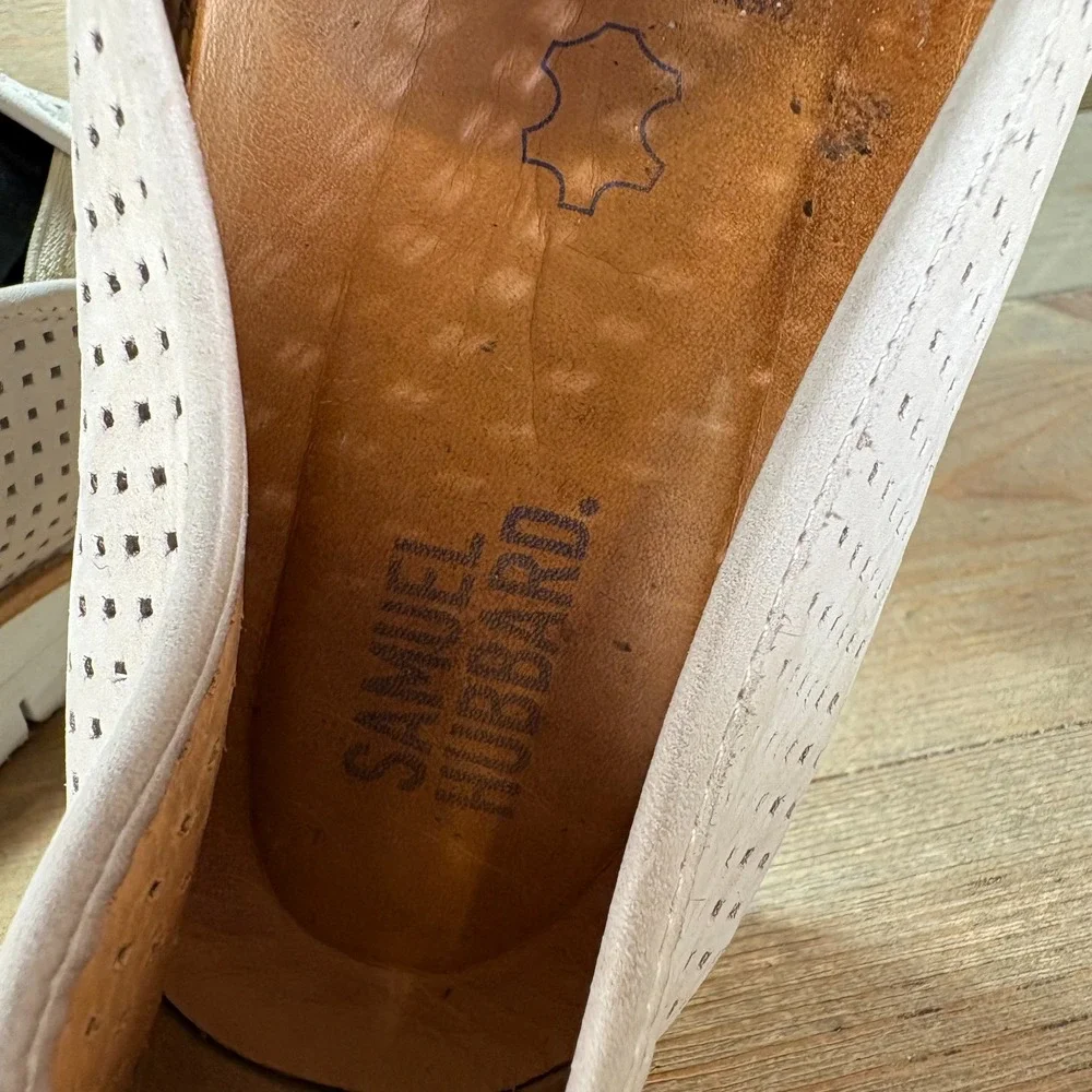 samuel hubbard samsport Womens size 7.5 shoes beige Leather Slip On sneakers
